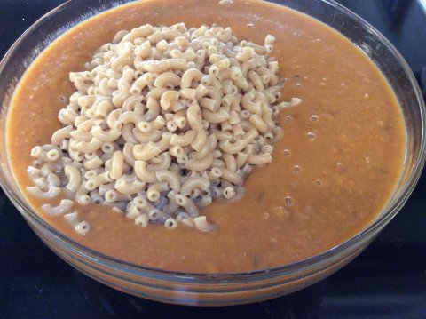 Cremet bønnesuppe med pasta og yoghurt fra Madskriblerier's Køkken