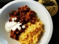 Chili con carne med majs, agurk og fuldkornsbrd